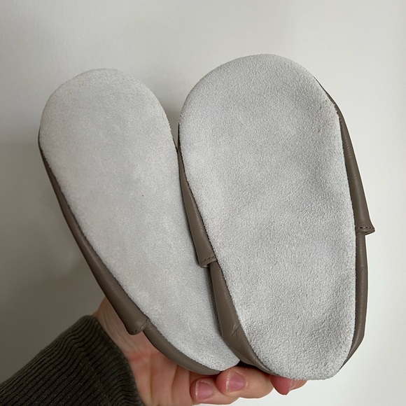 [BOGO ✨] MiniFeet Slip-On Moccasins 🦔 - Picture 4 of 4